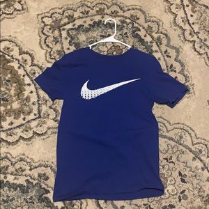 Nike short sleeve tee